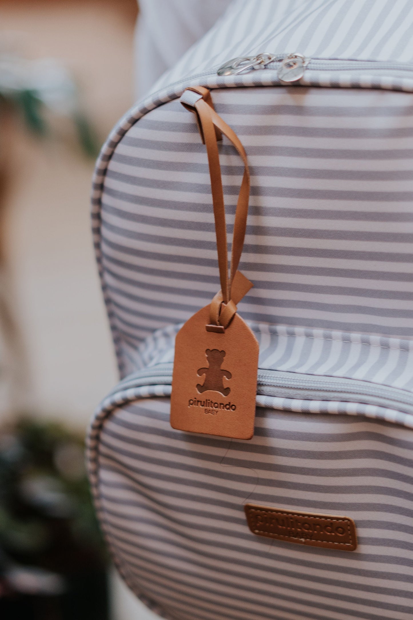 Mochila Maternidad Mediana Con Bolsillo Térmico Crescer Gris