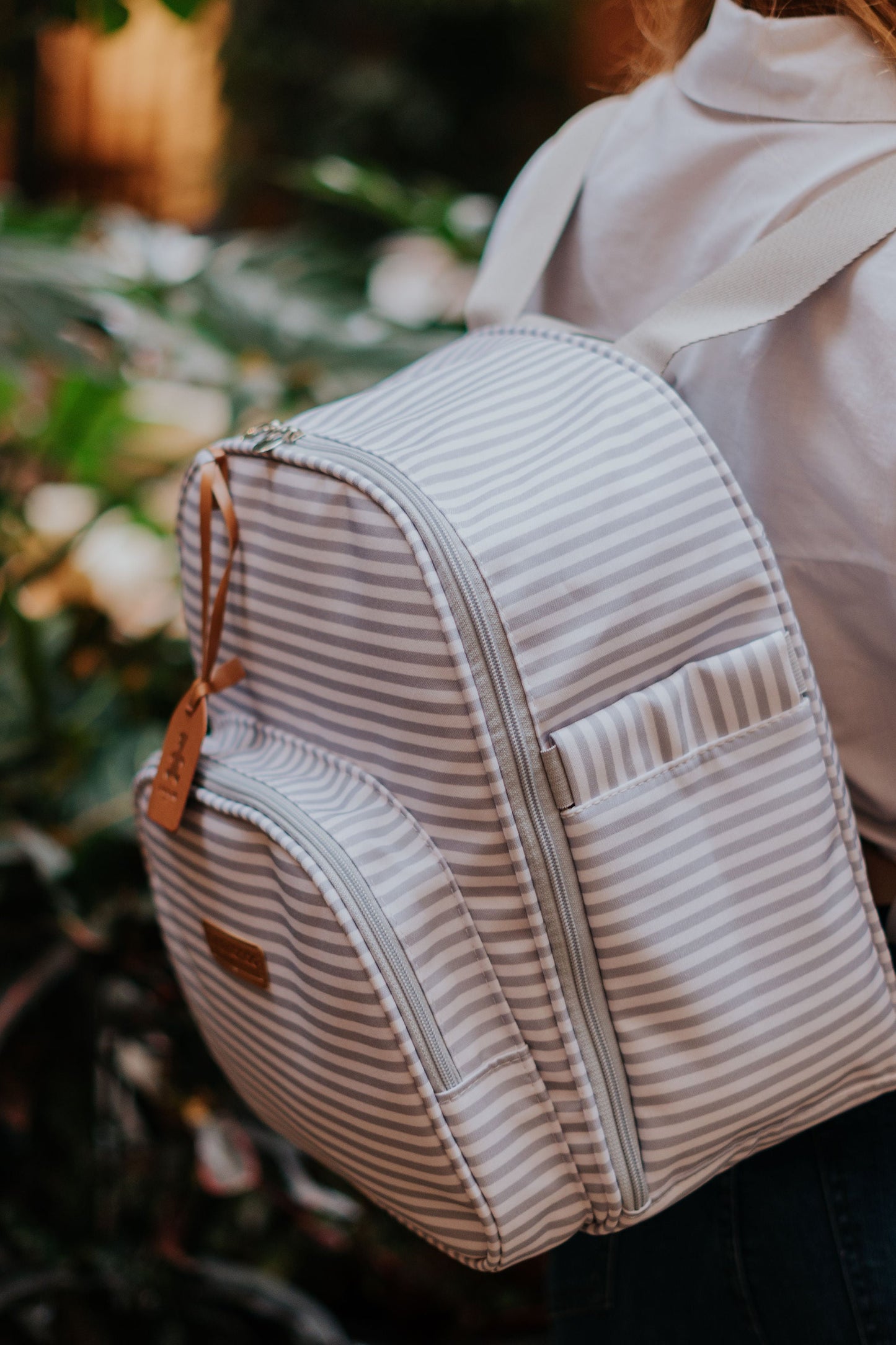 Mochila Maternidad Mediana Con Bolsillo Térmico Crescer Gris