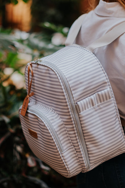 Mochila Maternidad Mediana Con Bolsillo Térmico Crescer Gris